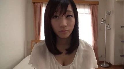 スレンダー美巨乳の20歳フリーターがアソコをマン汁でベトベトにして喘ぎまくる