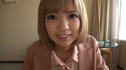 スレンダー美乳の20歳ペットショップ店員が大きな喘ぎ声を出して潮吹き