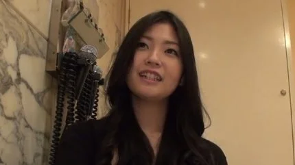 敏感ボディの美巨乳の21歳女子大生が巨根で突かれてアソコをマン汁でベトベトにして快感に喘ぐ