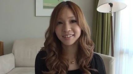 ギャル系の22歳美容師がスレンダーボディを激しく突かれ快感に顔を歪めて淫らに喘ぐ