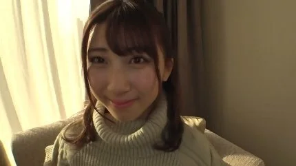 スレンダーな19歳女子大生が日焼け跡が残る若い体を突かれ喘ぎまくる