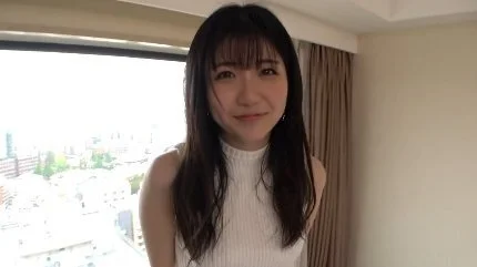 色白清楚な22歳が何度絶頂しても巨根で激しく突かれて快感が止まらない