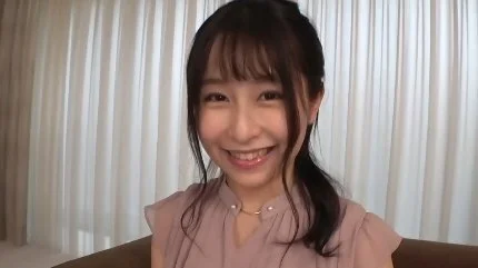アナウンサーの卵の22歳女子大生が恥ずかしがりながらも巨根ピストンに快感が止まらず痴態を晒す