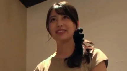 長身美人の29歳人妻がネットリとしたエッチに喘ぎまくって大量に潮吹き