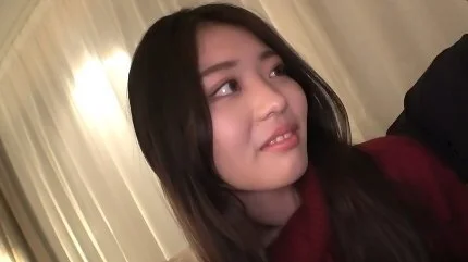 スレンダーな22歳受付嬢がオジサンのテクニックに翻弄され喘ぎまくる
