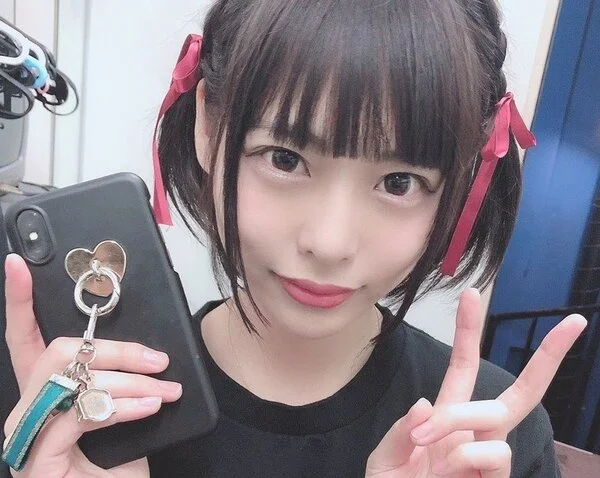 【個撮】都立商業科のゆめかわ系J◎。ホストに鬼ハマりした友達のためにハメ撮りさせてくれた性格めんへらヨシ子さん