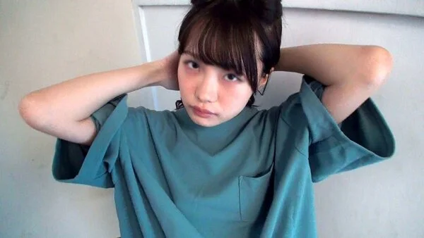 個撮)【生意気】だけど可愛い!小さい顔でチンポ丸呑みピストンフェラ