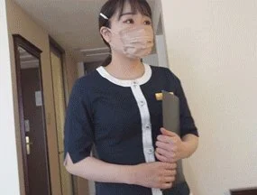 【ホテルマン】【交渉■■】全裸…!真面目かと思いきや制服を脱いだ途端、チンポ好きの片鱗を見せる!※なまチンポ成功【4K高画質】