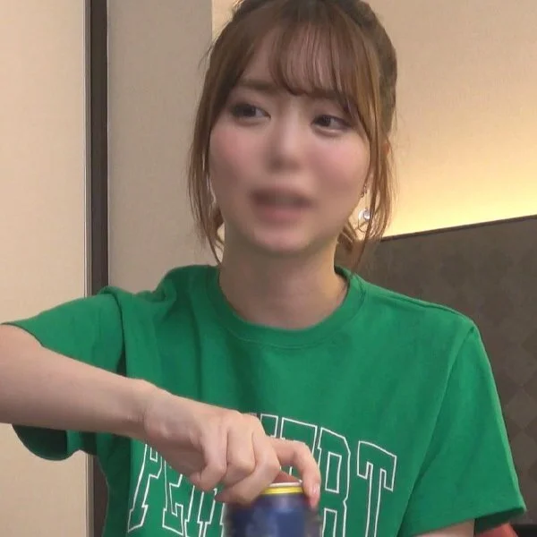 アイドルを目指す女子大生 おっさんの極太ちんぽに痙攣イキ 陰毛未処理の剛毛おまんこに妊娠覚悟の中出し2発