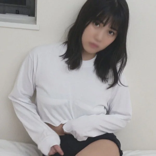 他人棒に溺れる若妻れな(30)と旦那に内緒でこっそり生ハメセックス 旦那よりもデカイちんぽにイキまくり→子宮で精子を受け止め