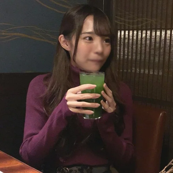 ガチでかわいすぎる某有名カフェで働いているSSS級■■■ 小ぶりな美乳を揺らしながらの騎乗位セックスがクッソエロい 最後は中出し