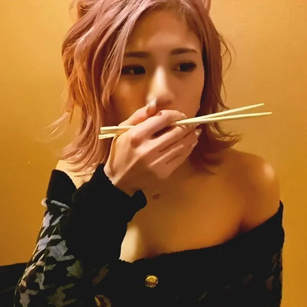 意外と性に真面目な激かわピンクギャル ちっちゃいけど敏感な乳首と無毛おまんこ 中出し2発