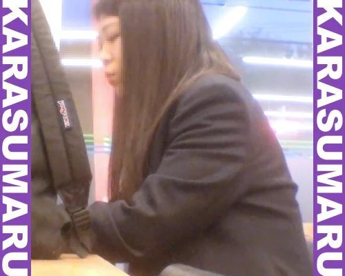 大人びた■■■■が電車で悪戯■■!パイパンマンコを電マでしつこく刺激!お口とマンコを弄ばれて最後は中出し!