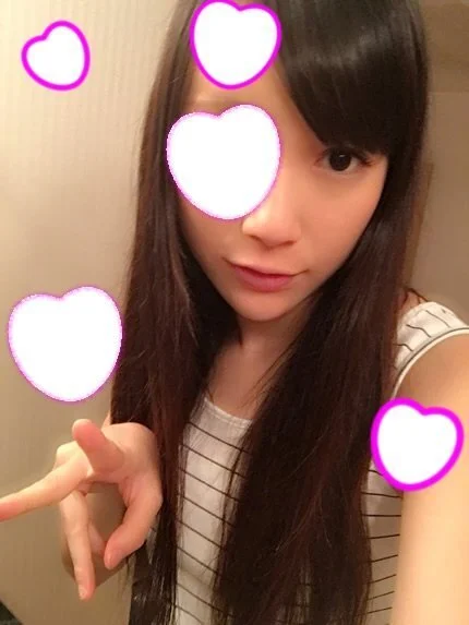 F○2で垢BANされた伝説の美○女「YUA」ちゃん自撮りま○こくぱぁ～