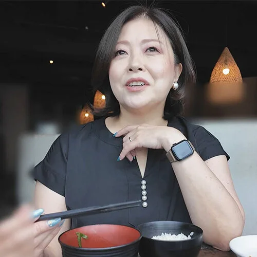 【不倫妻】バスト100cm超えの豊満人妻とホテルで激しく燃えた
