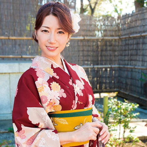 【着物】綺麗なお姉さんはベッドの上では乱れっぱなし…