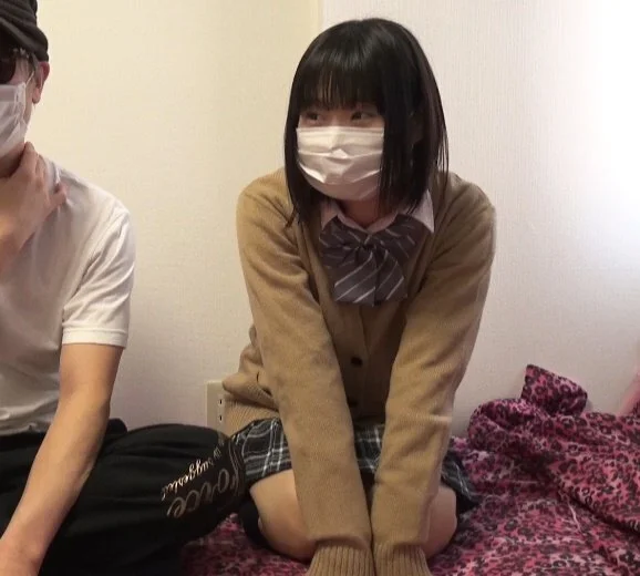 【■■■ライブチャット72】twitter裏垢が炎上したあの子が、帽子男と共演していた!!【スクープ】