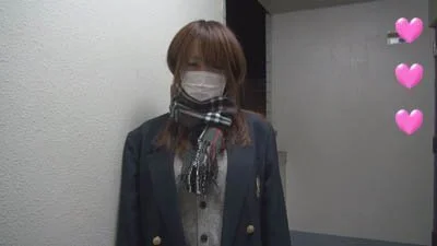 【個撮】おバカっぽい可愛いたまごちゃん!階段でも感じちゃうフェラチオ映像
